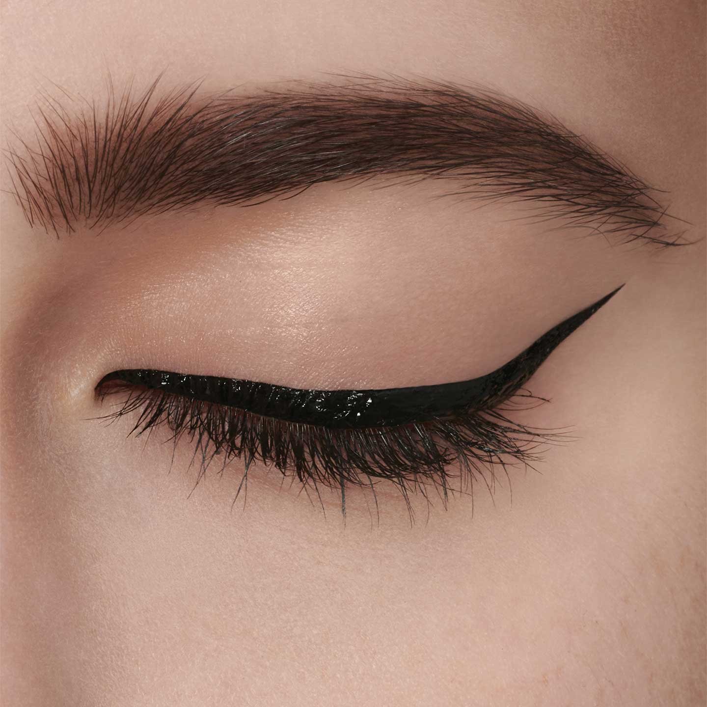 maybelline eyelinerencreliquidetattoo mary étape2 1440x1440