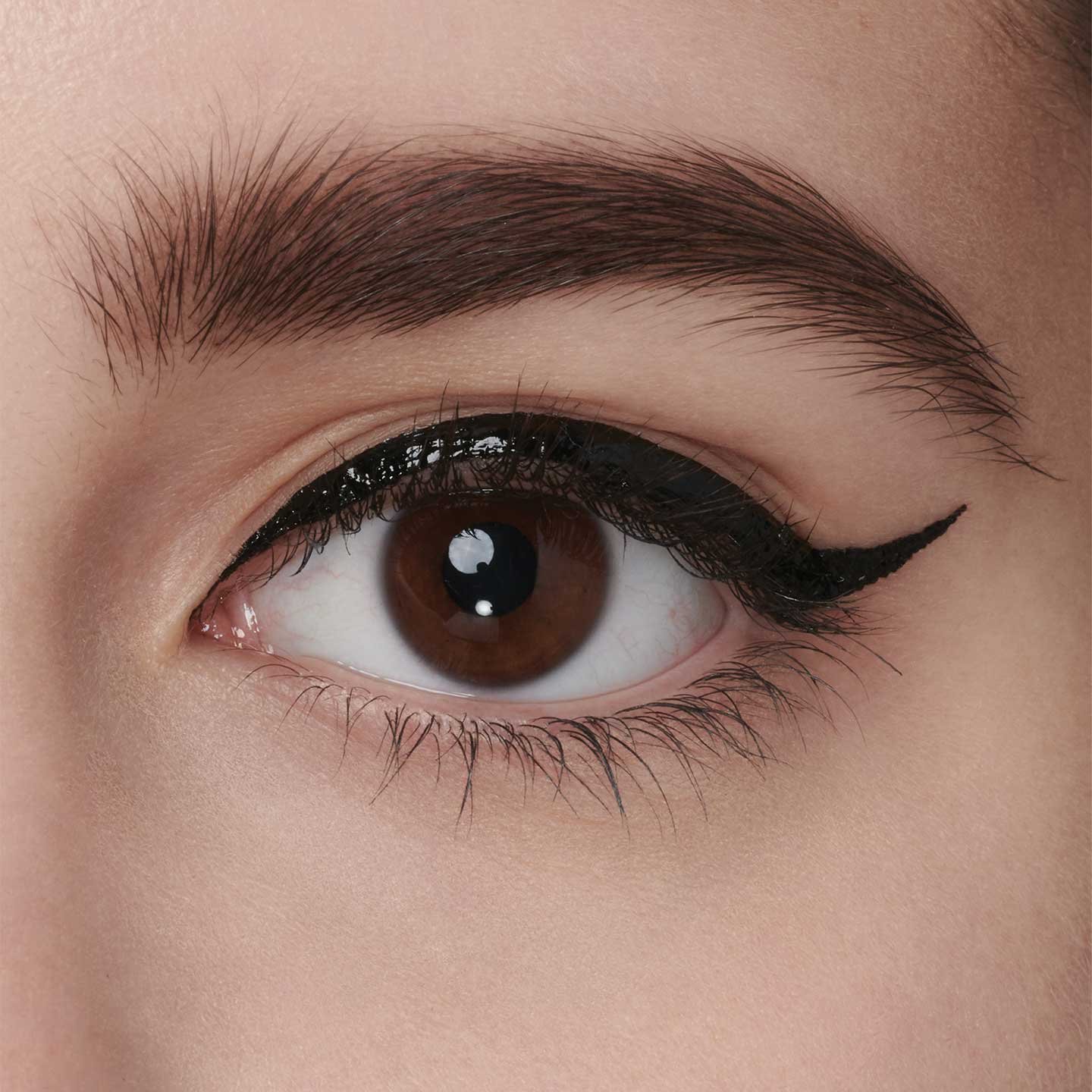 maybelline eyelinerencreliquidetattoo mary étape3 1440x1440