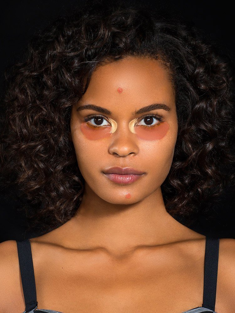 Maybelline master camo deep step1 correct