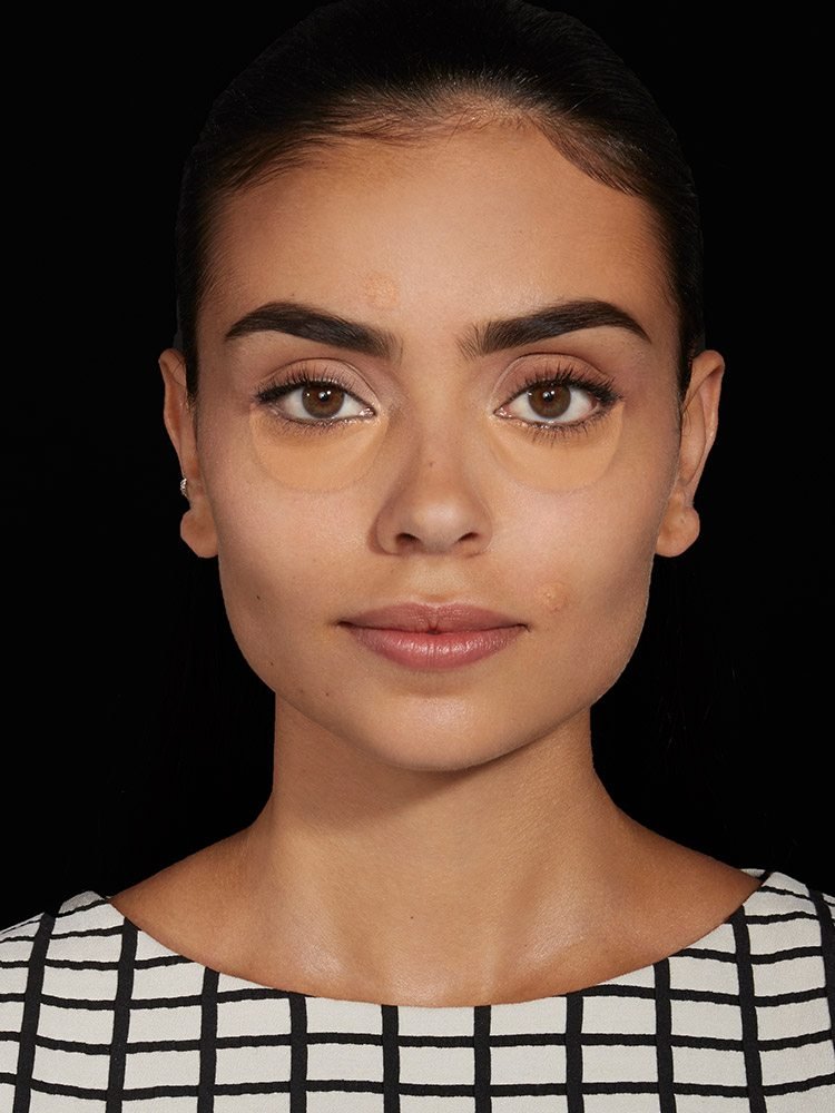 Maybelline master camo medium step3 conceal