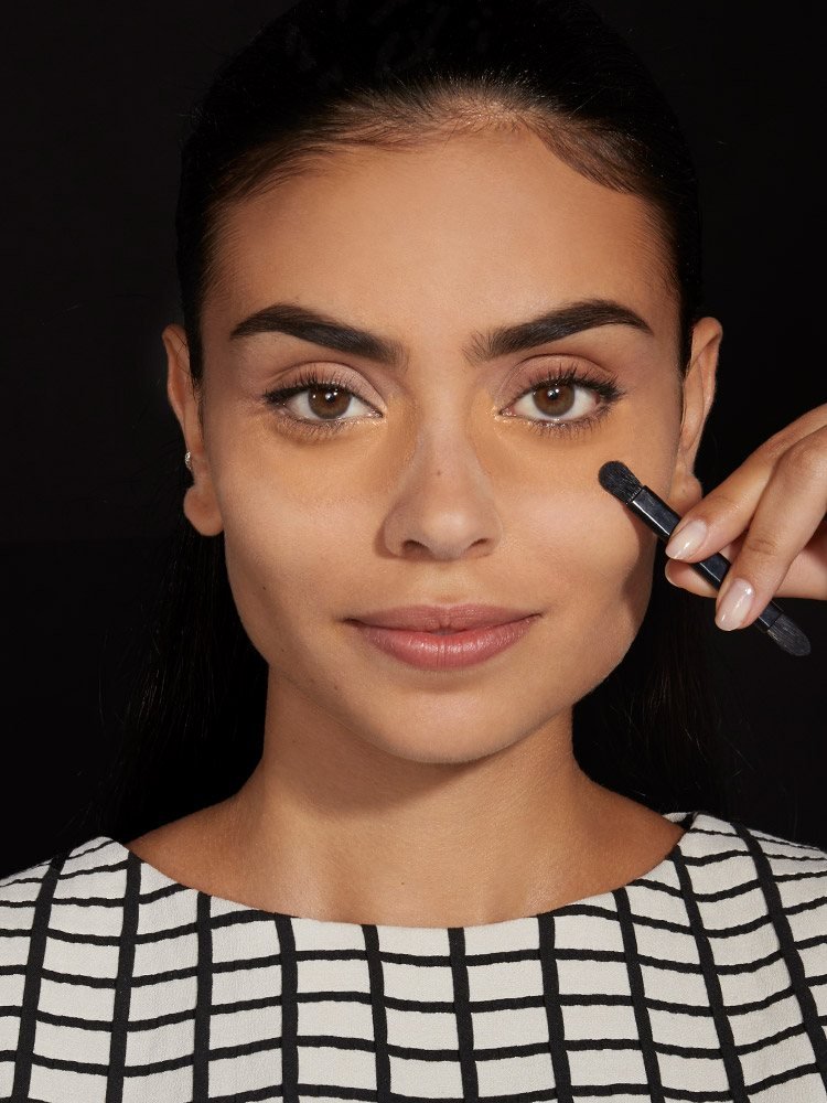 Maybelline master camo medium step4 conceal blend