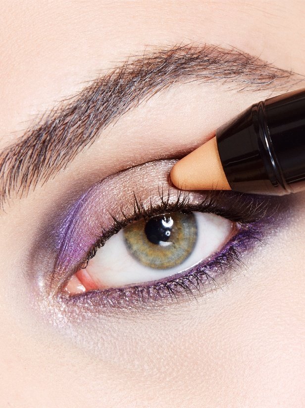 Maybelline Falsies push up angel mascara girls night look step 2