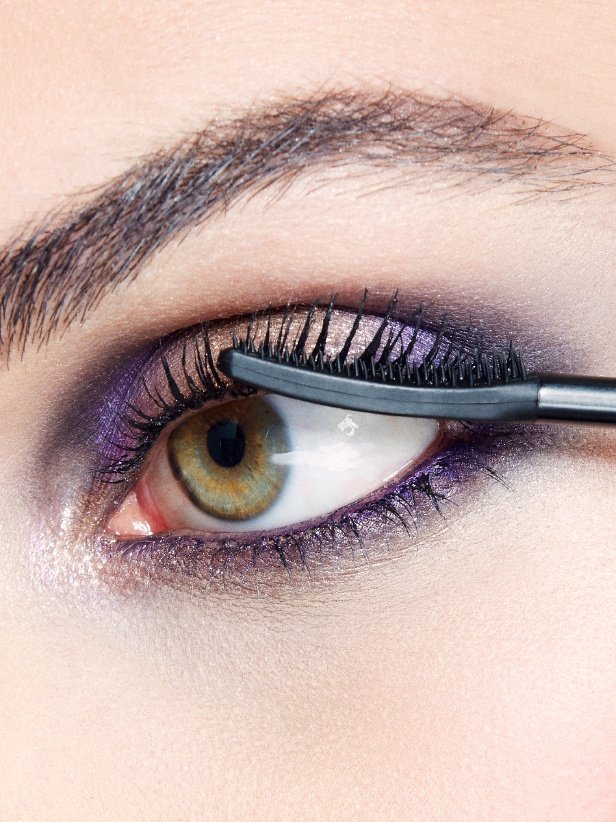 Maybelline Falsies push up angel mascara girls night look step 3